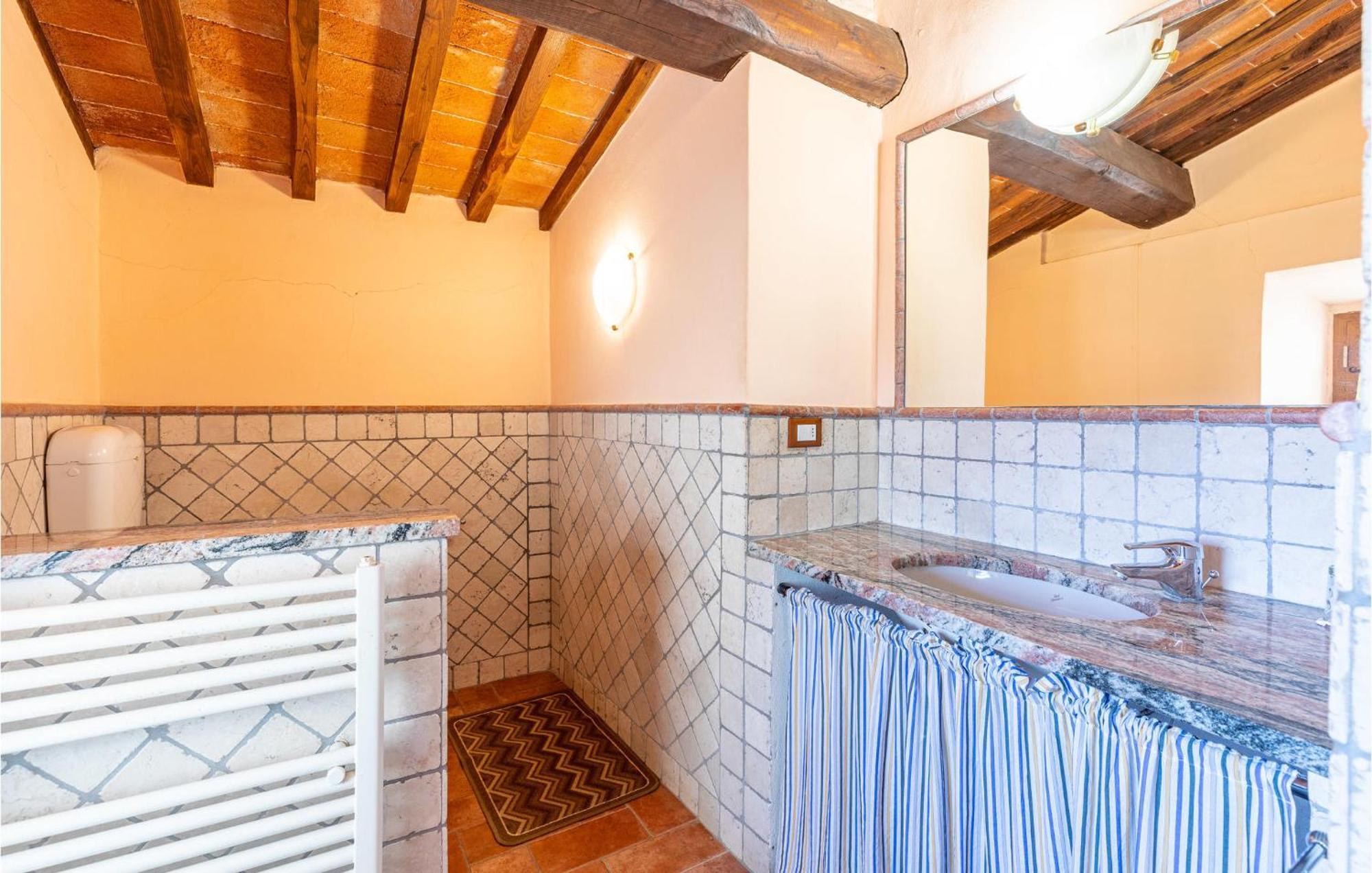 Awesome Home In Marliana With Kitchenette Exterior foto